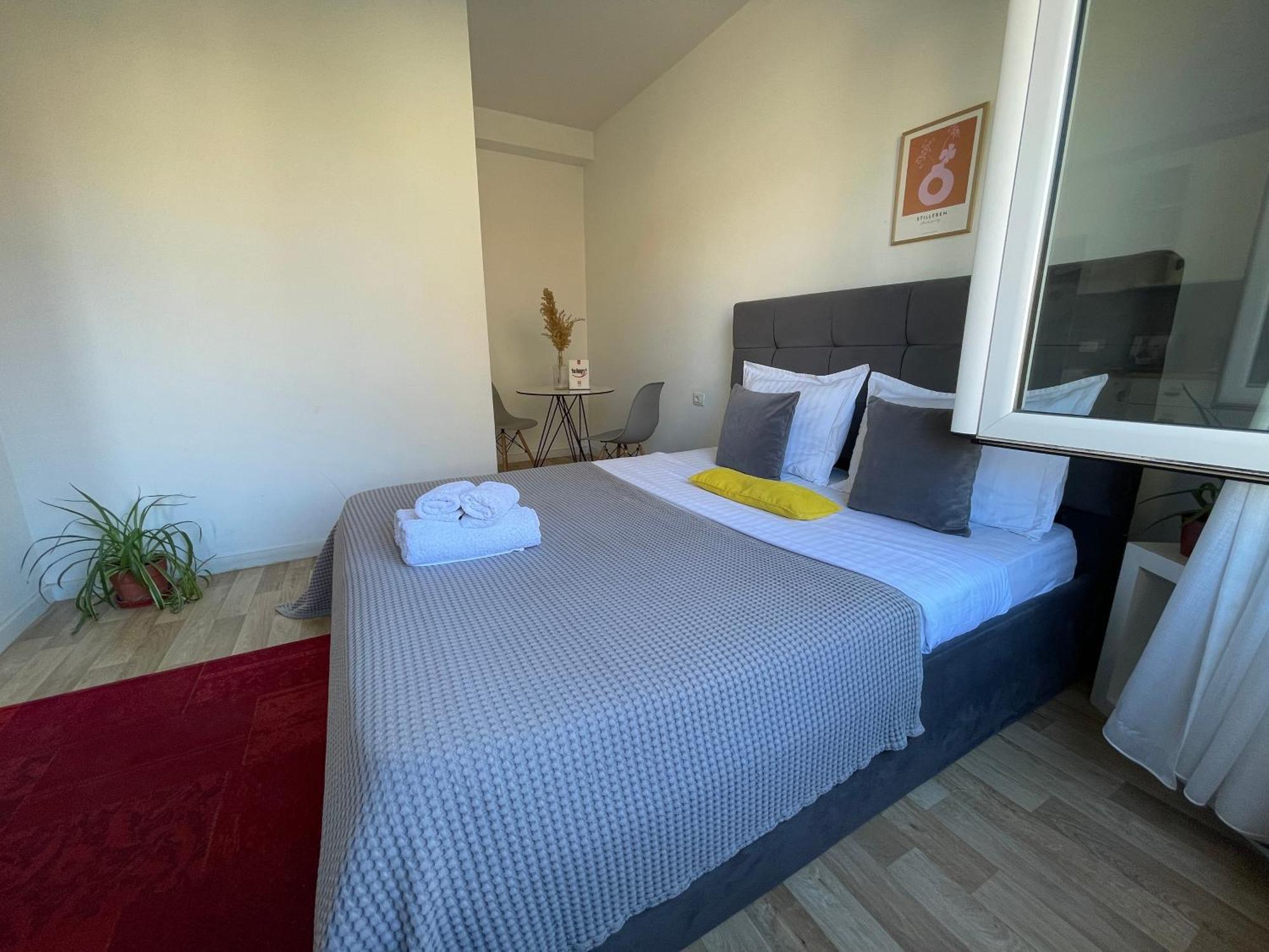 Bricks Studio Apartments Tirana Extérieur photo